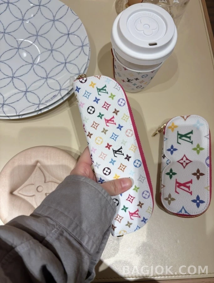 루이비통 루이비통 멀티컬러 모노그램 안경 케이스 상세 이미지