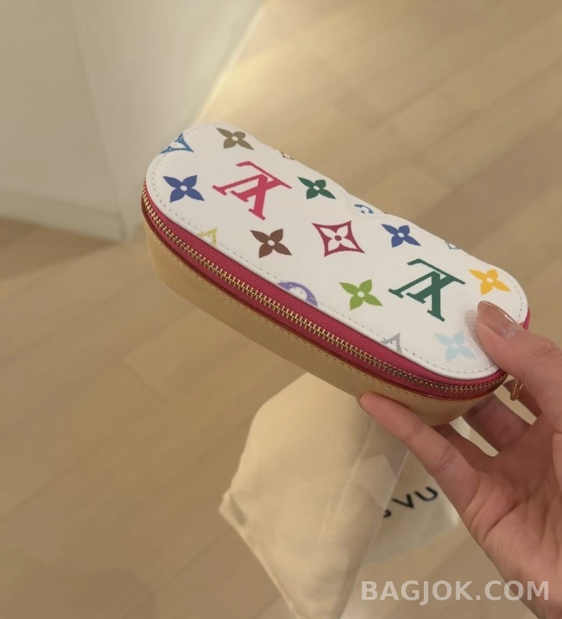 루이비통 루이비통 멀티컬러 모노그램 안경 케이스 상세 이미지