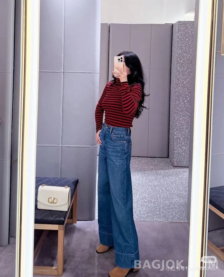 발렌티노 발렌티노 V 로고 와이드 크롭 데님 팬츠 상세 이미지
