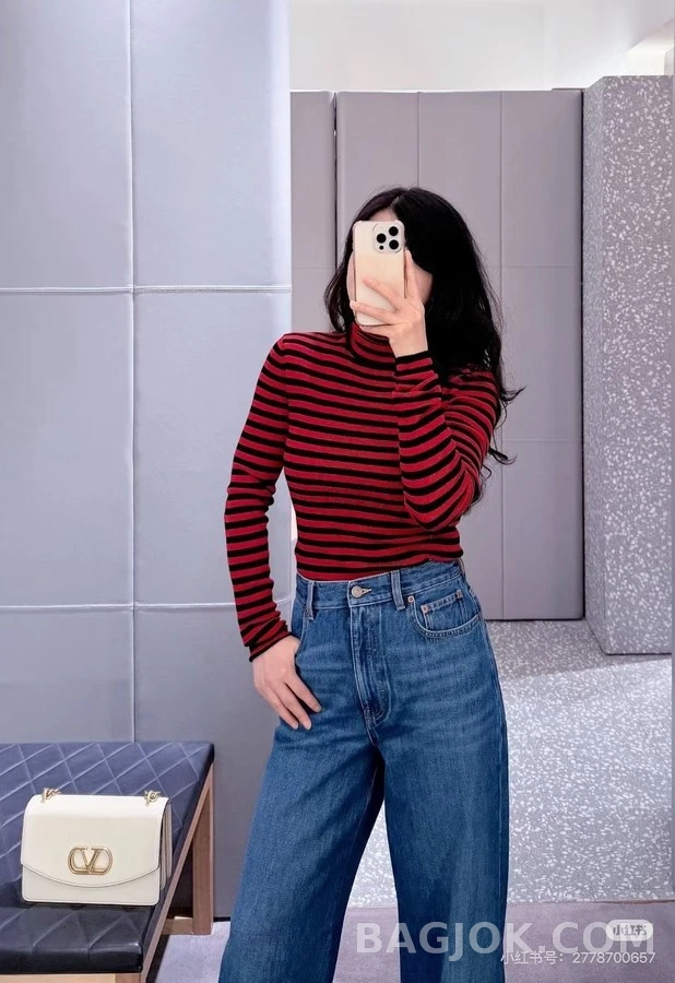 발렌티노 발렌티노 V 로고 와이드 크롭 데님 팬츠 상세 이미지