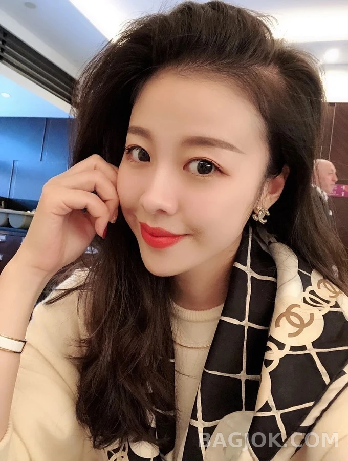 샤넬 샤넬 로고 크리스탈 진주 드롭 귀걸이 상세 이미지
