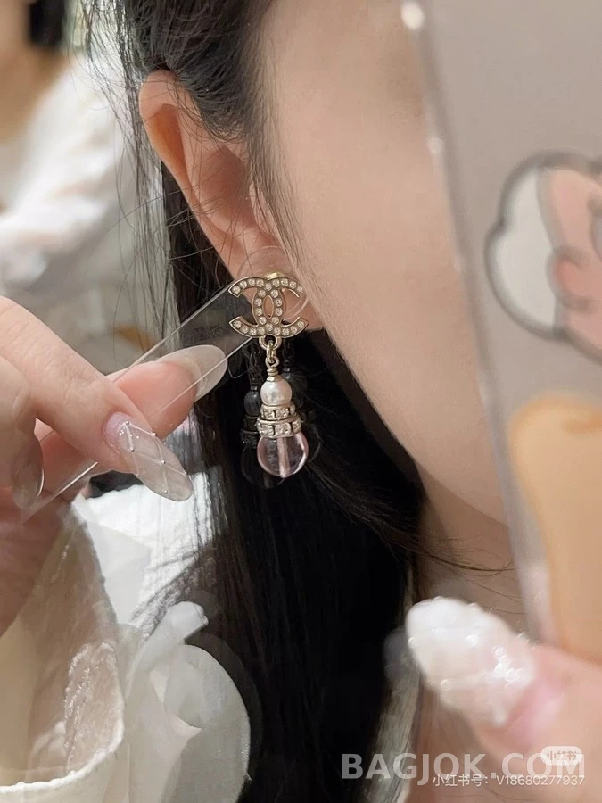 샤넬 샤넬 로고 진주 드롭 귀걸이 상세 이미지