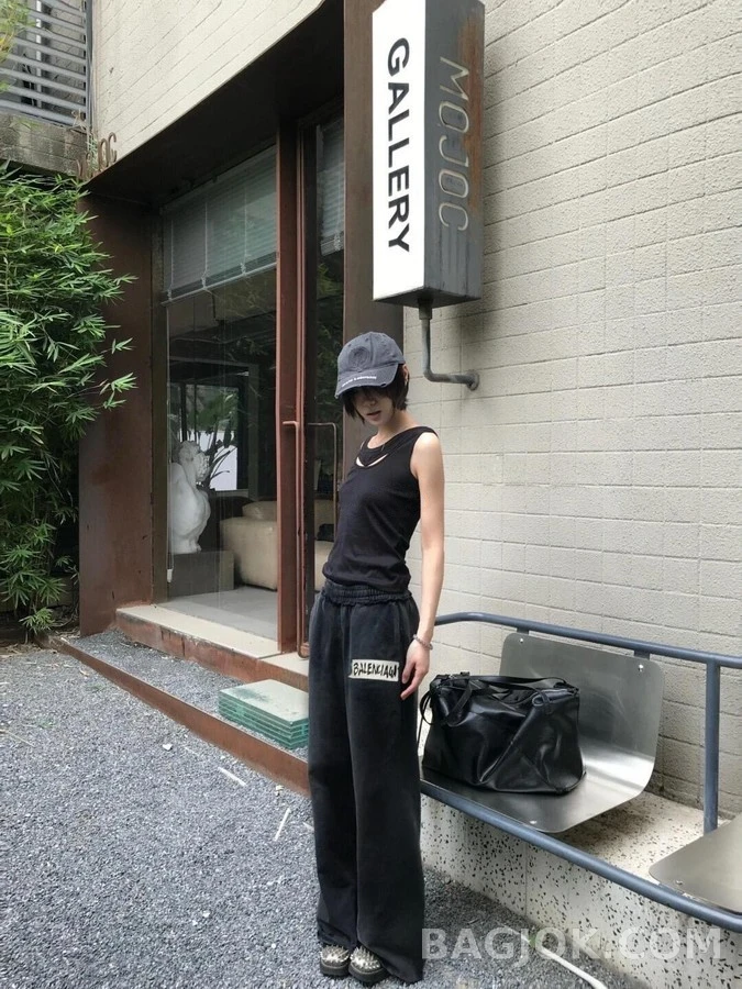 발렌시아가 발렌시아가 빈티지 레터링 스웨트 팬츠 상세 이미지