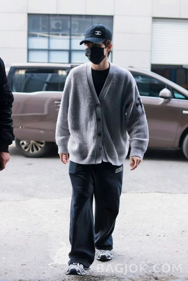 발렌시아가 발렌시아가 테이프 라벨 트레이닝 팬츠 상세 이미지