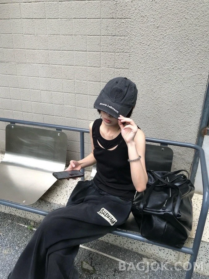 발렌시아가 발렌시아가 테이프 라벨 트레이닝 팬츠 상세 이미지