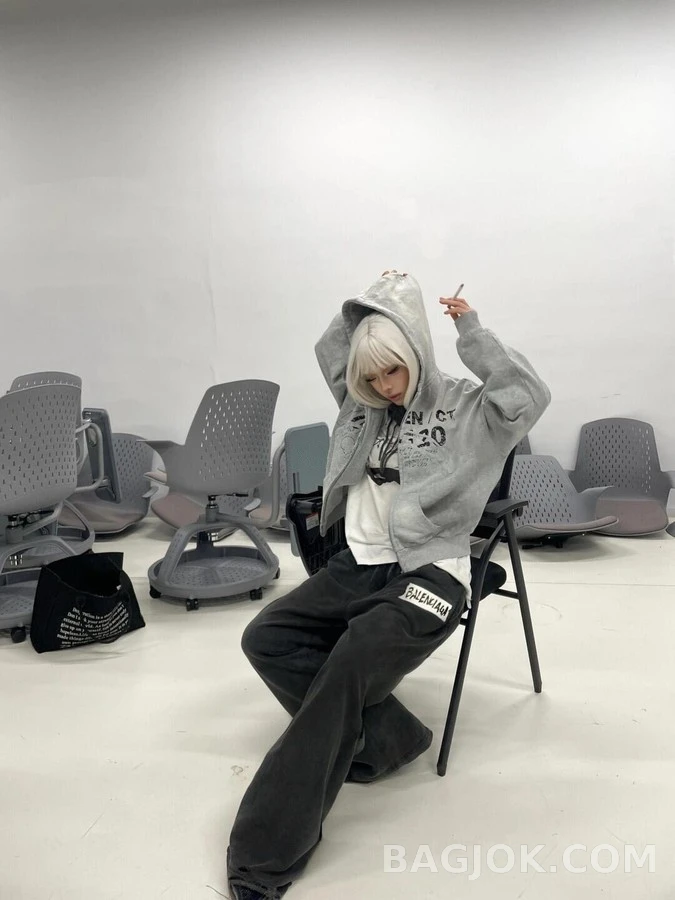 발렌시아가 발렌시아가 테이프 라벨 트레이닝 팬츠 상세 이미지