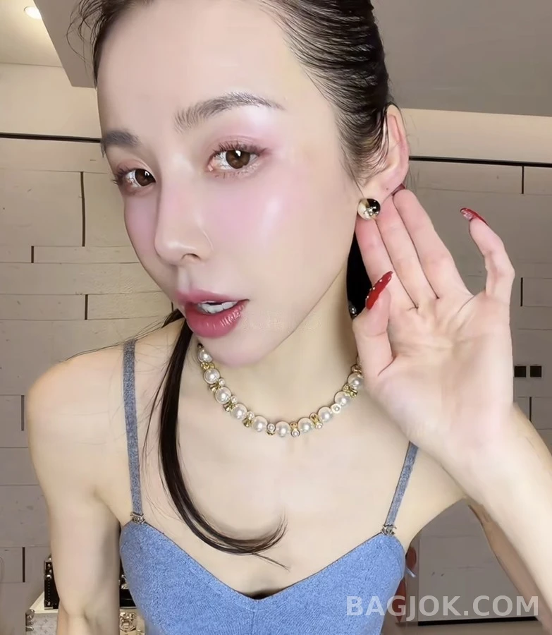 샤넬 샤넬 로고 투톤 스터드 귀걸이 상세 이미지