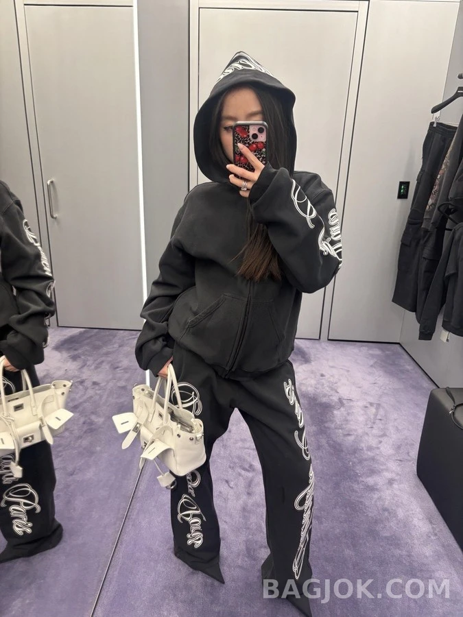 발렌시아가 발렌시아가 커시브 자수 트레이닝 팬츠 상세 이미지