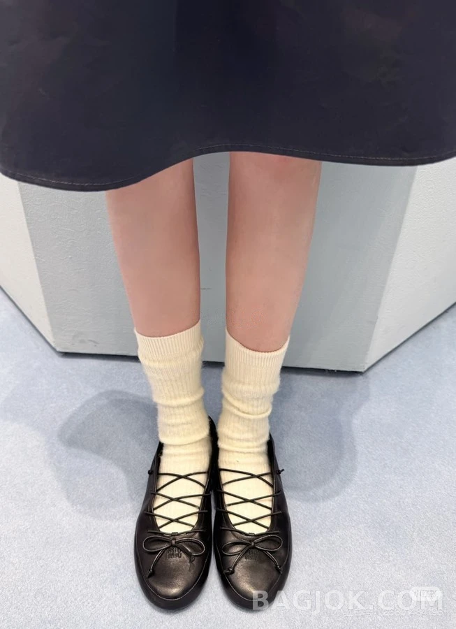 미우미우 미우미우 레터링 데님 플레어 스커트 상세 이미지