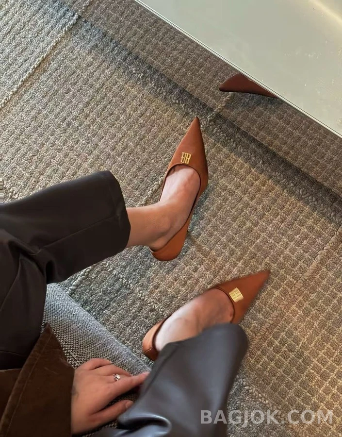 발렌시아가 발렌시아가 로고 새틴 펌프스 상세 이미지