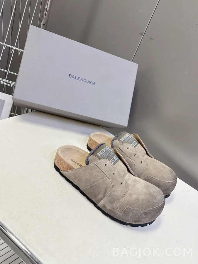 발렌시아가 발렌시아가 DUMBO 스웨이드 뮬 상세 이미지