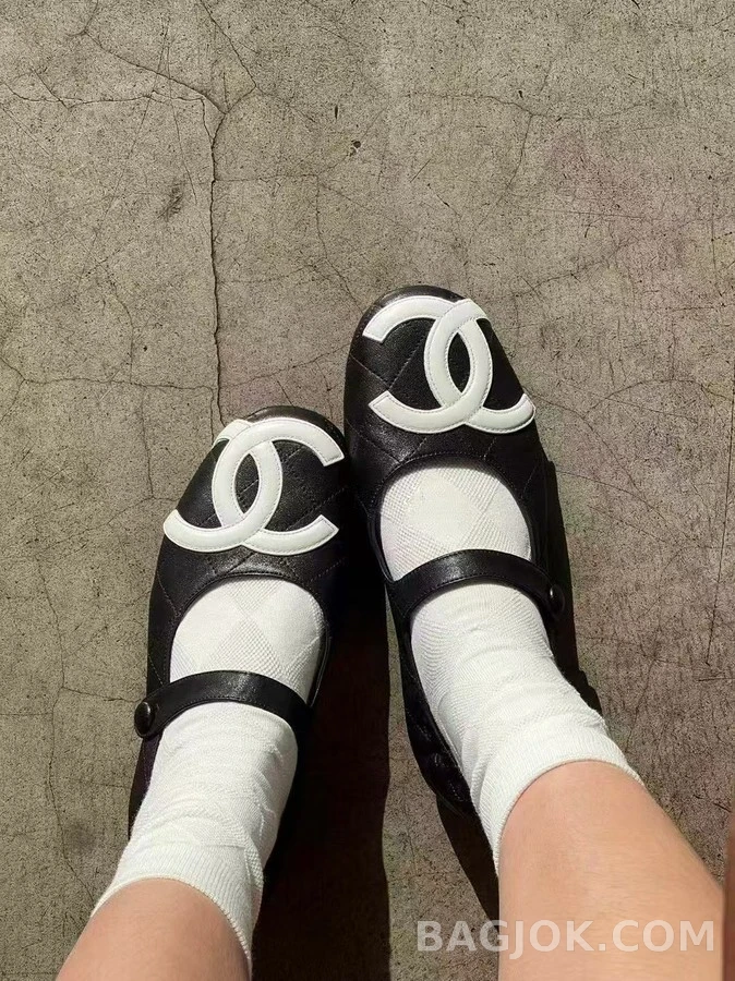 샤넬 샤넬 빅 로고 퀼팅 메리 제인 플랫 상세 이미지