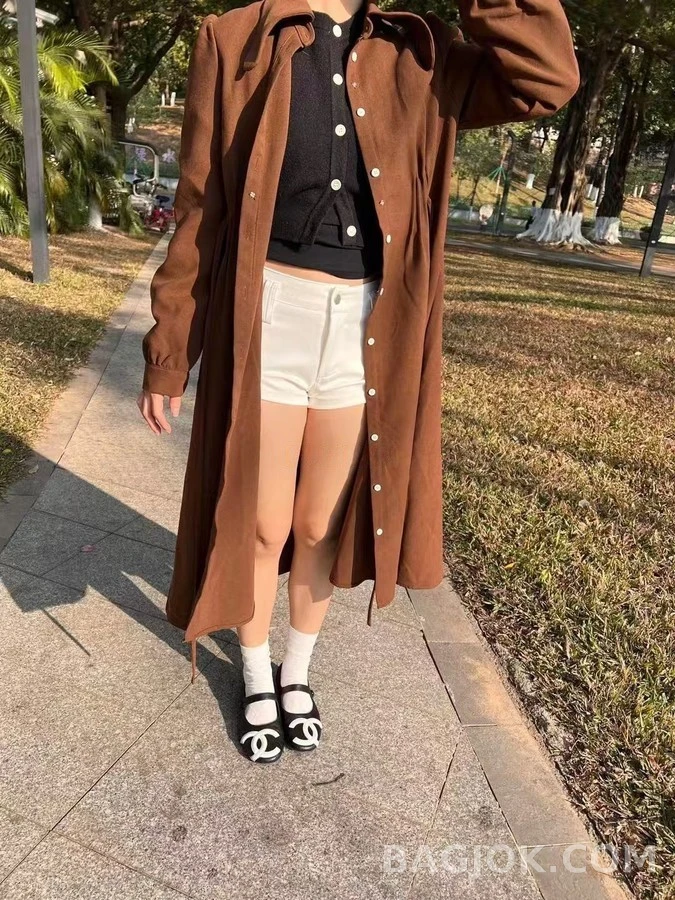 샤넬 샤넬 빅 로고 퀼팅 메리 제인 플랫 상세 이미지