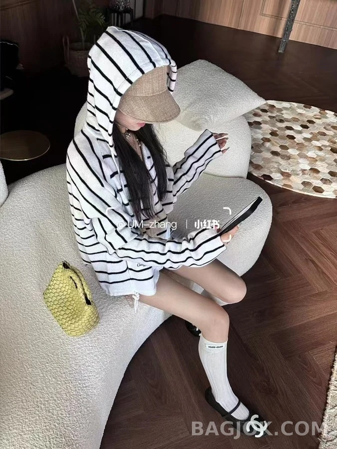 샤넬 샤넬 빅 로고 퀼팅 메리 제인 플랫 상세 이미지