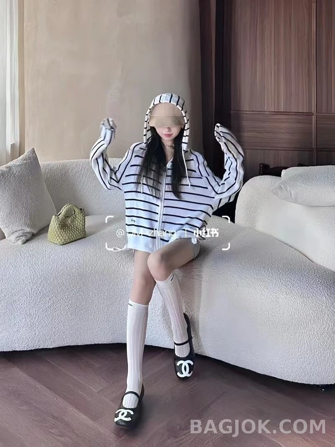 샤넬 샤넬 빅 로고 퀼팅 메리 제인 플랫 상세 이미지