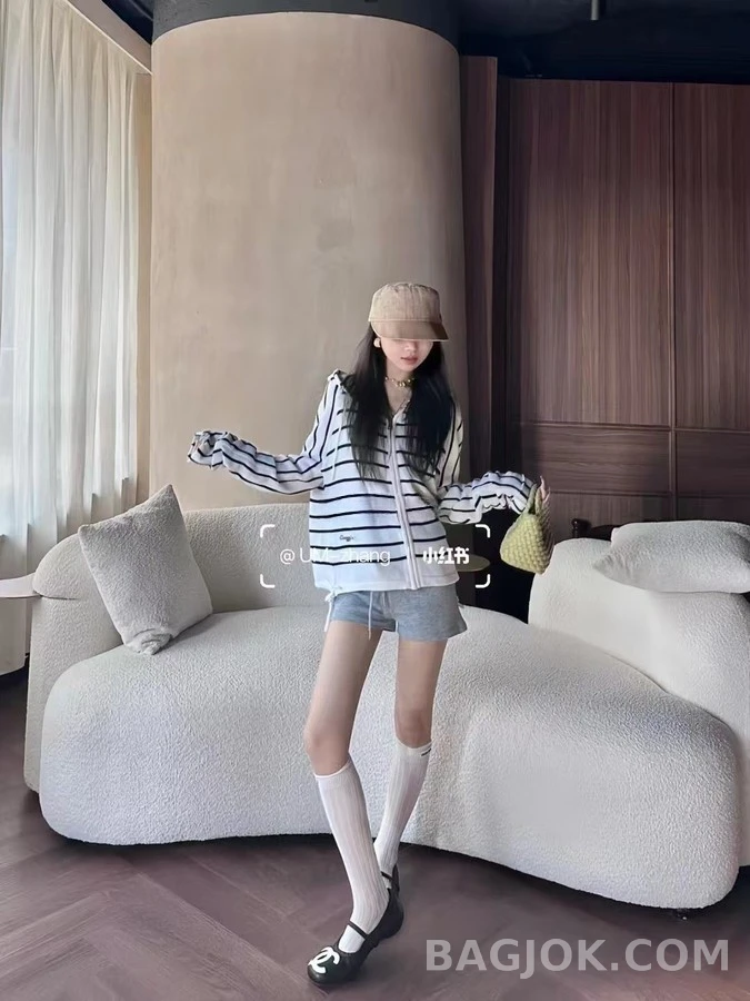 샤넬 샤넬 빅 로고 퀼팅 메리 제인 플랫 상세 이미지