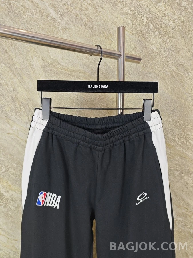 발렌시아가 발렌시아가 NBA 로고 트레이닝 팬츠 상세 이미지