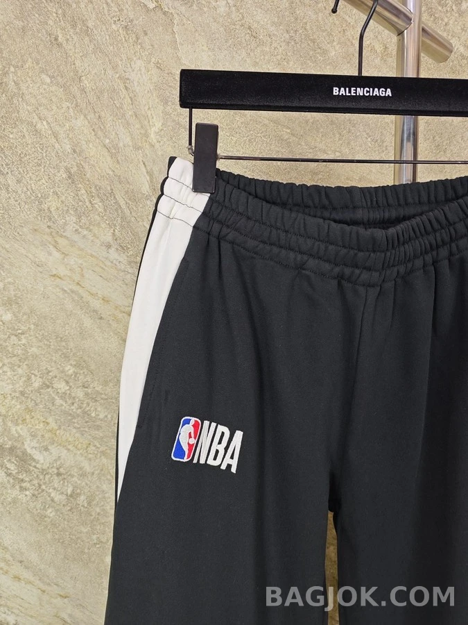 발렌시아가 발렌시아가 NBA 로고 트레이닝 팬츠 상세 이미지
