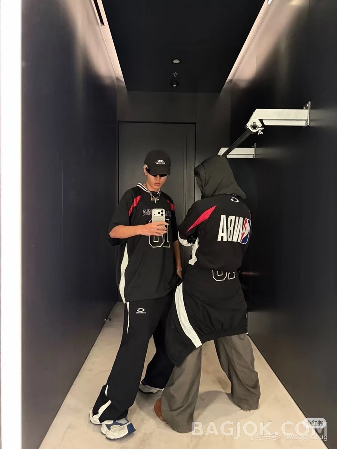 발렌시아가 발렌시아가 NBA 로고 트레이닝 팬츠 상세 이미지