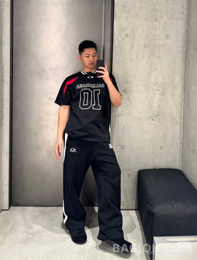 발렌시아가 발렌시아가 NBA 로고 트레이닝 팬츠 상세 이미지