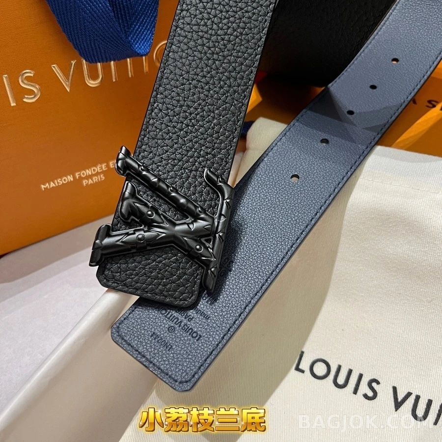 루이비통 루이비통 4.0cm 로고 가죽 벨트 상세 이미지