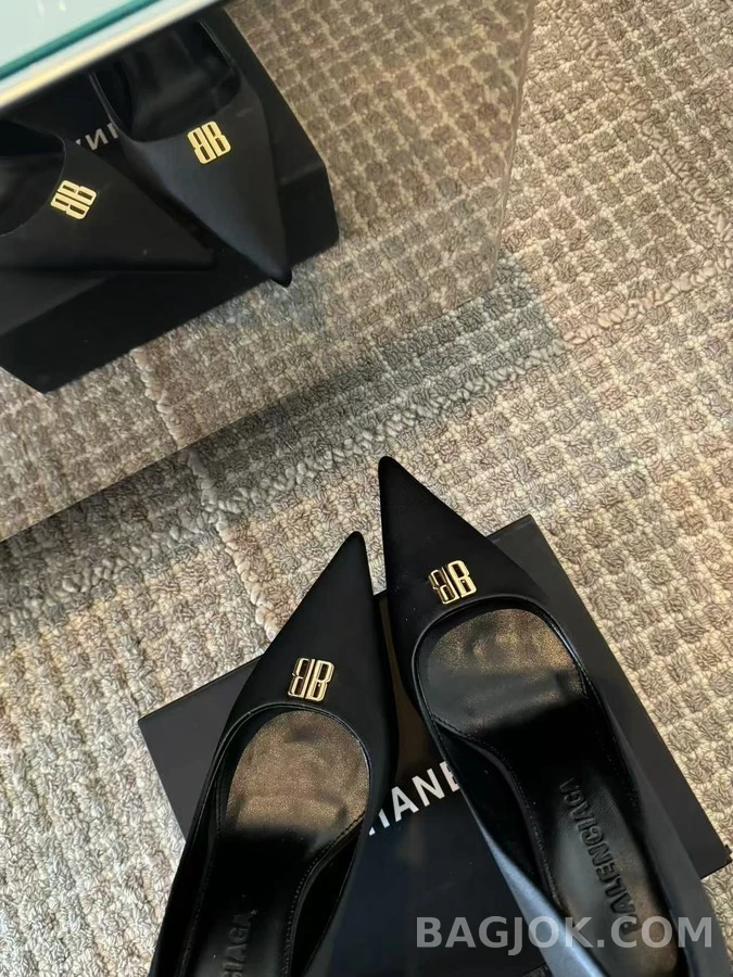 발렌시아가 발렌시아가 로고 펌프스 상세 이미지