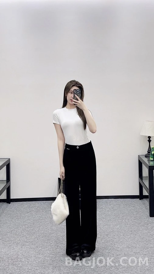 샤넬 샤넬 2025 벨벳 와이드 스트레이트 팬츠 상세 이미지