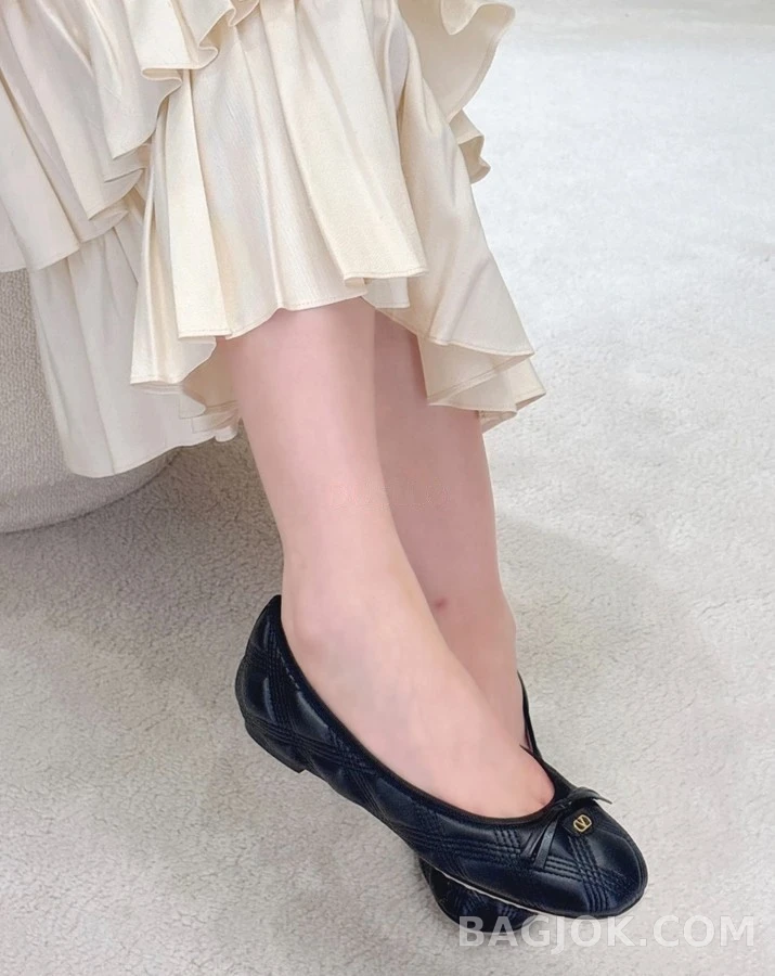 발렌티노 발렌티노 퀼팅 리본 발레 플랫 상세 이미지