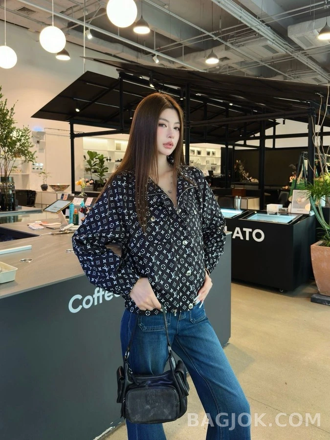 루이비통 루이비통 모노그램 프린트 자켓 상세 이미지
