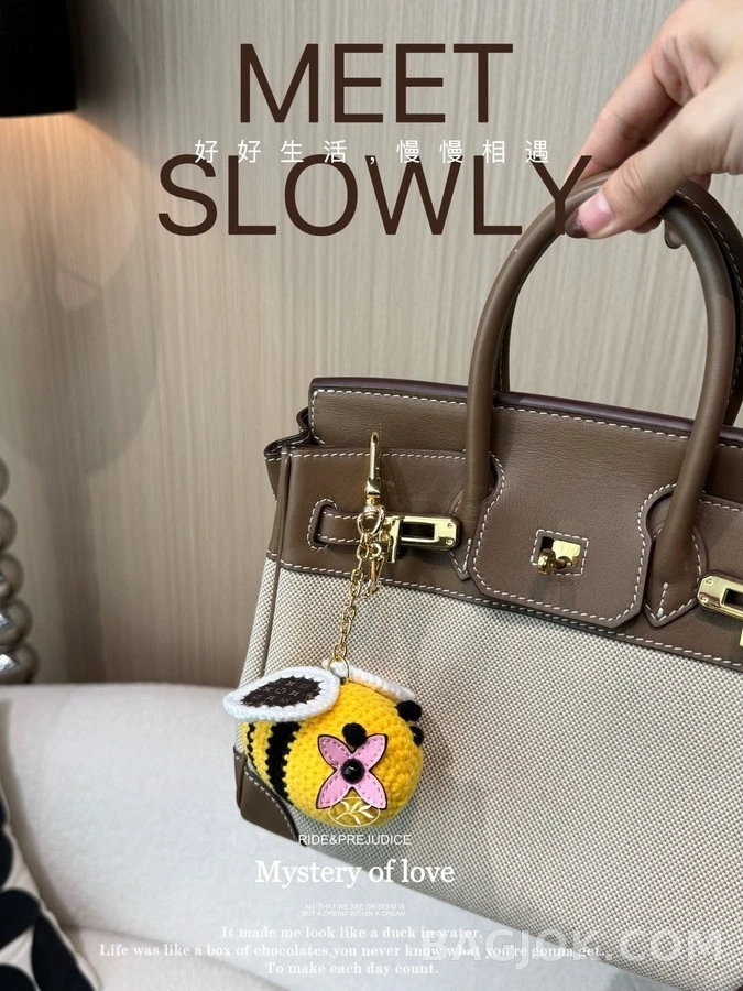 루이비통 루이비통 비 크로셰 키링 상세 이미지