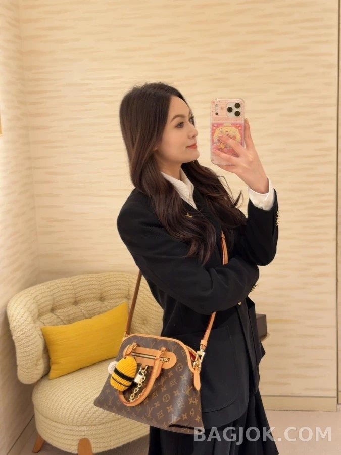 루이비통 루이비통 비 크로셰 키링 상세 이미지