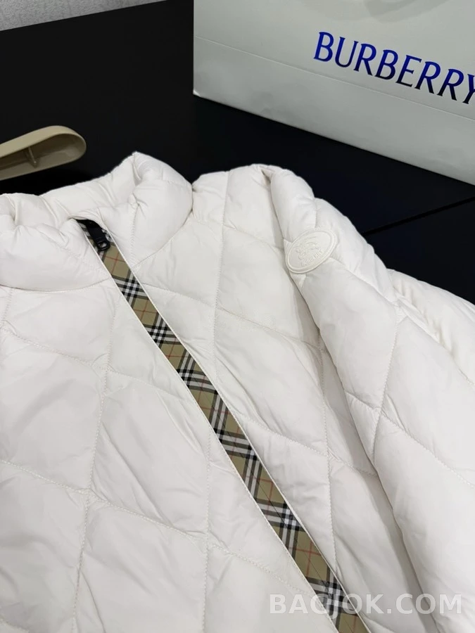 버버리 버버리 체크 퀼팅 패딩 상세 이미지