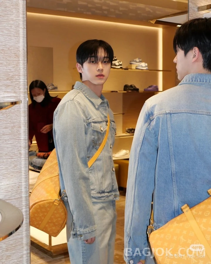 루이비통 루이비통 로고 자수 데님 자켓 상세 이미지