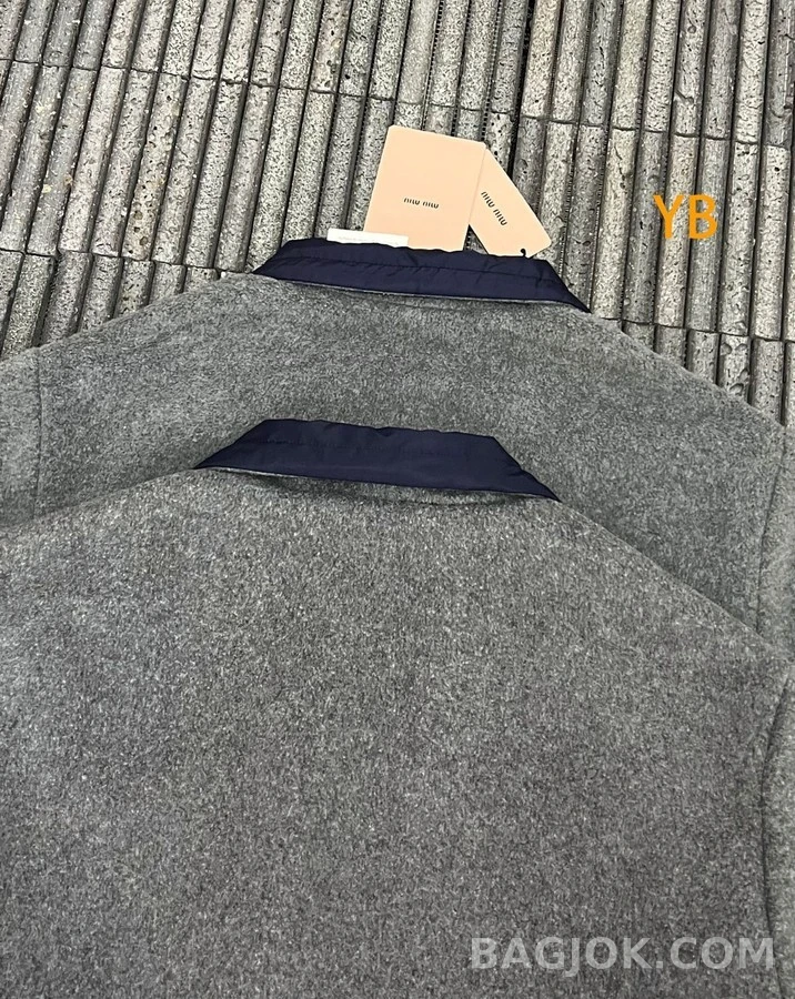 미우미우 미우미우 리버서블 플리스 자켓 상세 이미지