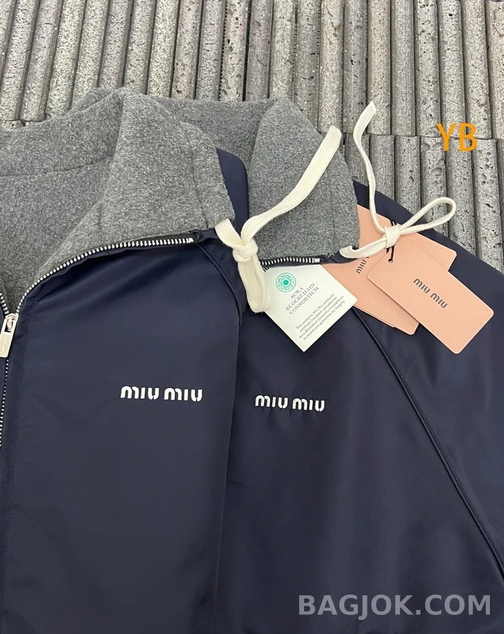 미우미우 미우미우 리버서블 플리스 자켓 상세 이미지