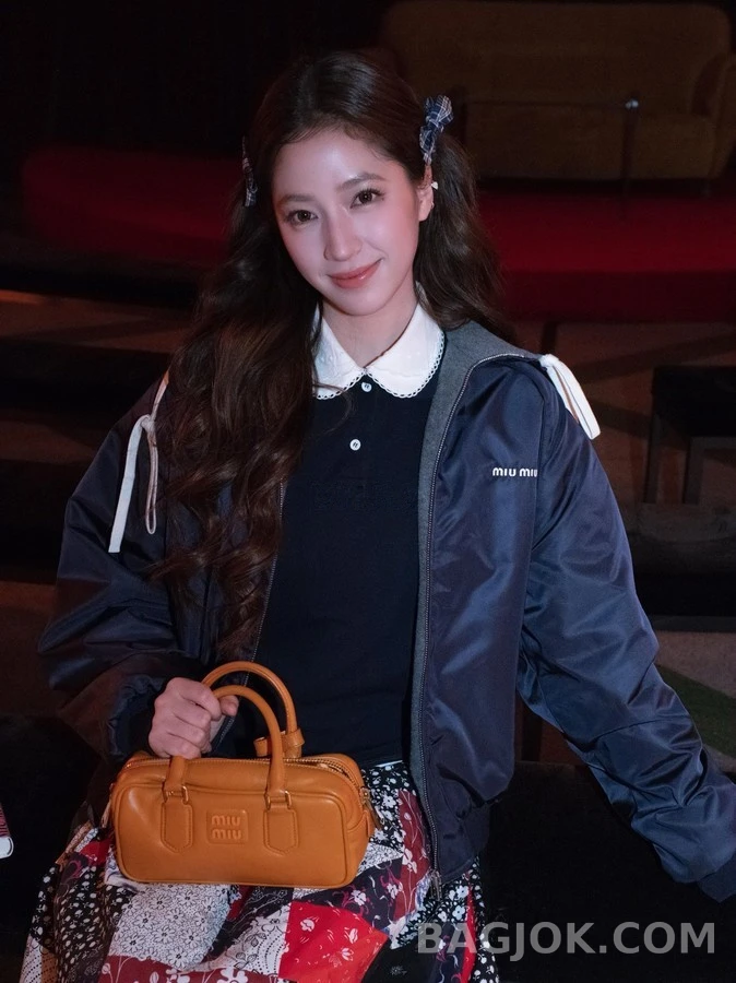 미우미우 미우미우 리버서블 플리스 자켓 상세 이미지