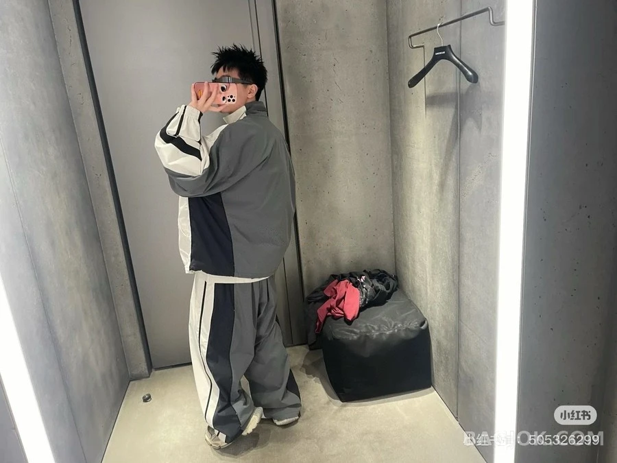 발렌시아가 발렌시아가 배색 스트라이프 자켓 상세 이미지