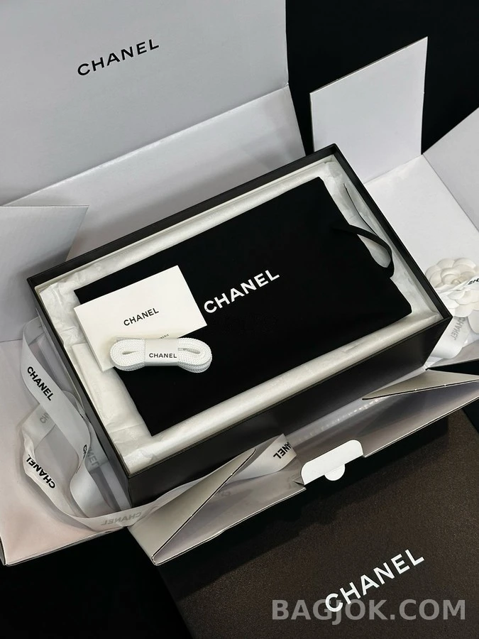 샤넬 샤넬 메탈릭 퀼팅 스니커즈 상세 이미지