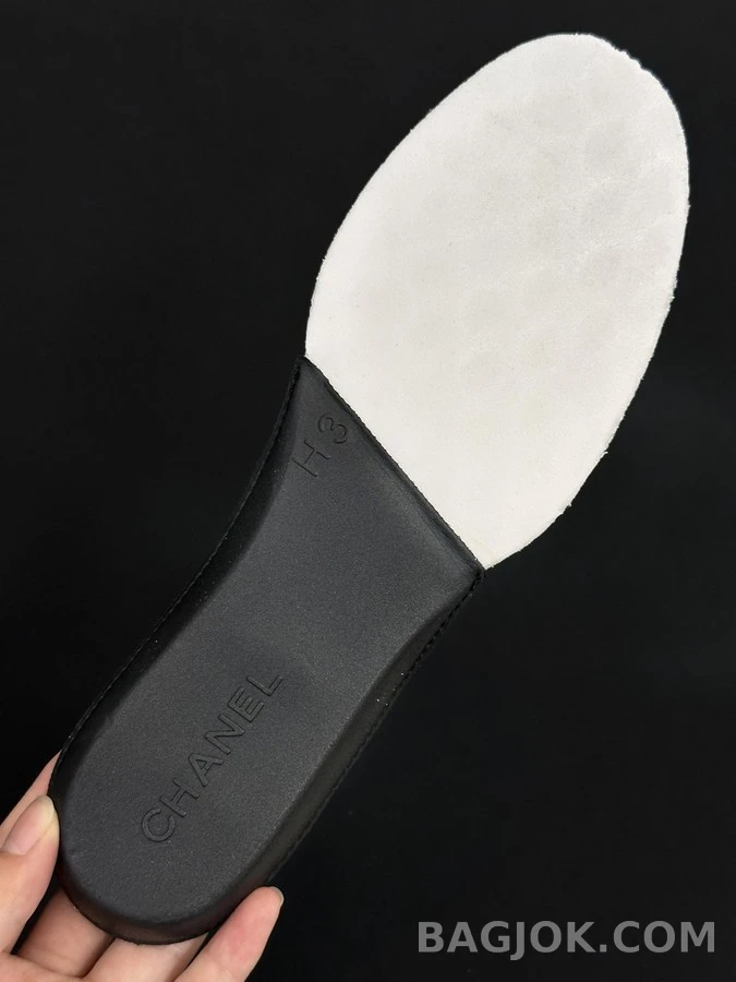 샤넬 샤넬 메탈릭 퀼팅 스니커즈 상세 이미지