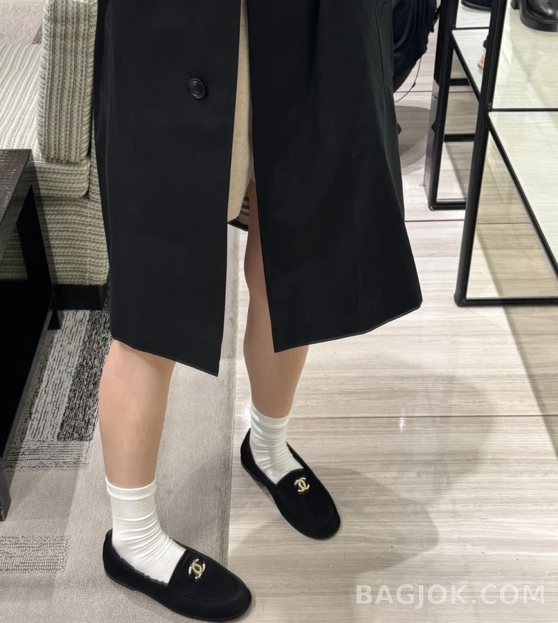 샤넬 샤넬 로고 스웨이드 퍼 로퍼 상세 이미지