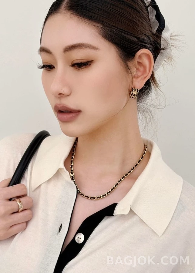 샤넬 샤넬 체인 레더 반원 귀걸이 상세 이미지