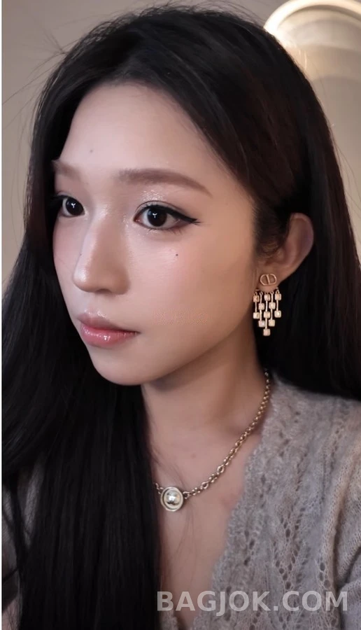 디올 디올 로고 크리스탈 드롭 귀걸이 상세 이미지