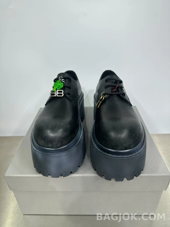 발렌시아가 발렌시아가 블랙 워싱 소가죽 8cm 굽 더비 슈즈 상세 이미지