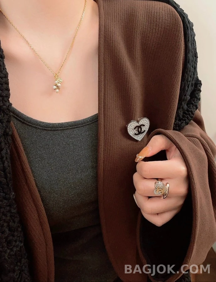 샤넬 샤넬 하트 로고 브로치 상세 이미지