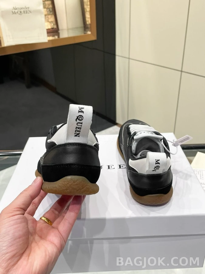 알렉산더 맥퀸 알렉산더 맥퀸 소재 스니커즈 상세 이미지