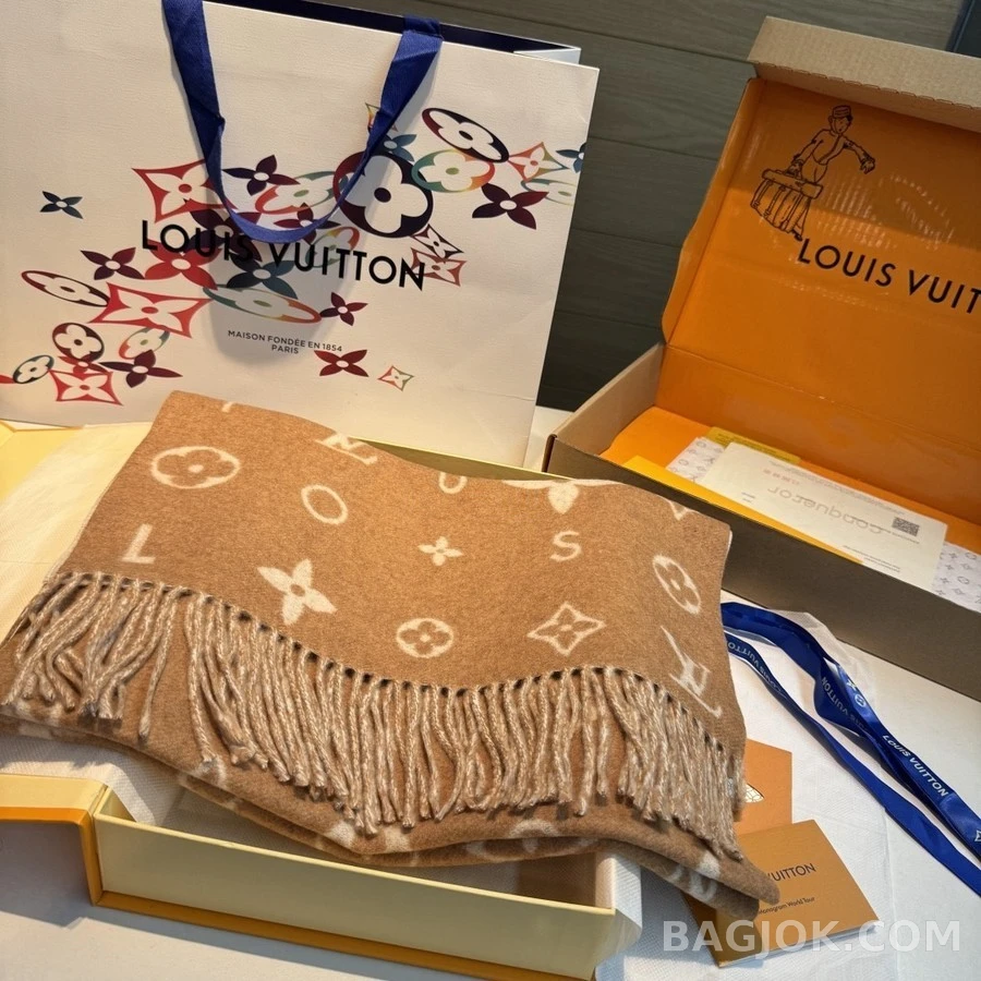 루이비통 루이비통 레이캬비크 모노그램 머플러 상세 이미지