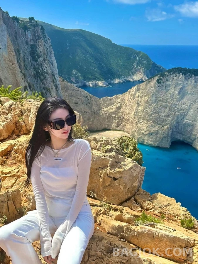 미우미우 미우미우 로고 긴팔 티셔츠 상세 이미지