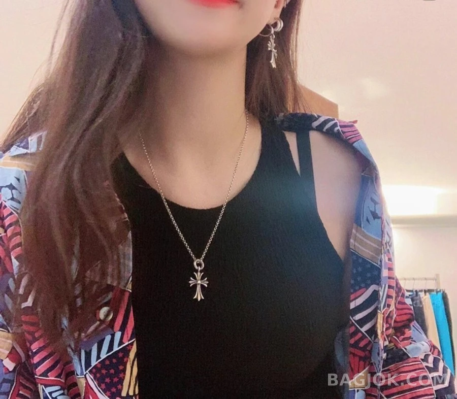 크롬하츠 크롬하츠 타이니크로스 십자가 목걸이 상세 이미지