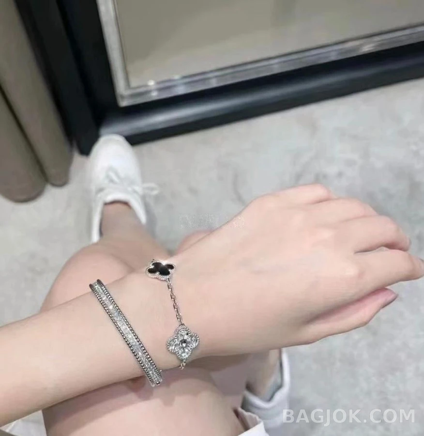 반클리프 아펠 반 클리프 뻬를리 다이아몬드 브레이슬릿 상세 이미지