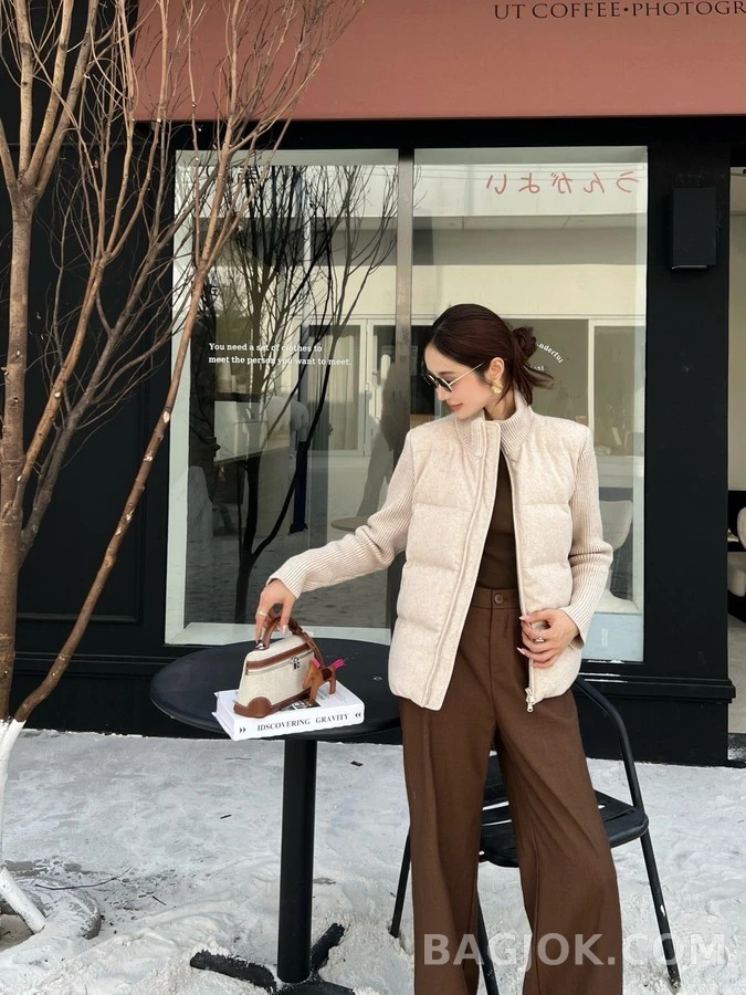 브루넬로 쿠치넬리 브루넬로 쿠치넬리 울 배색 스탠드넥 숏 패딩 상세 이미지